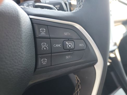 Used 2024 Jeep Grand Cherokee L Altitude image 21