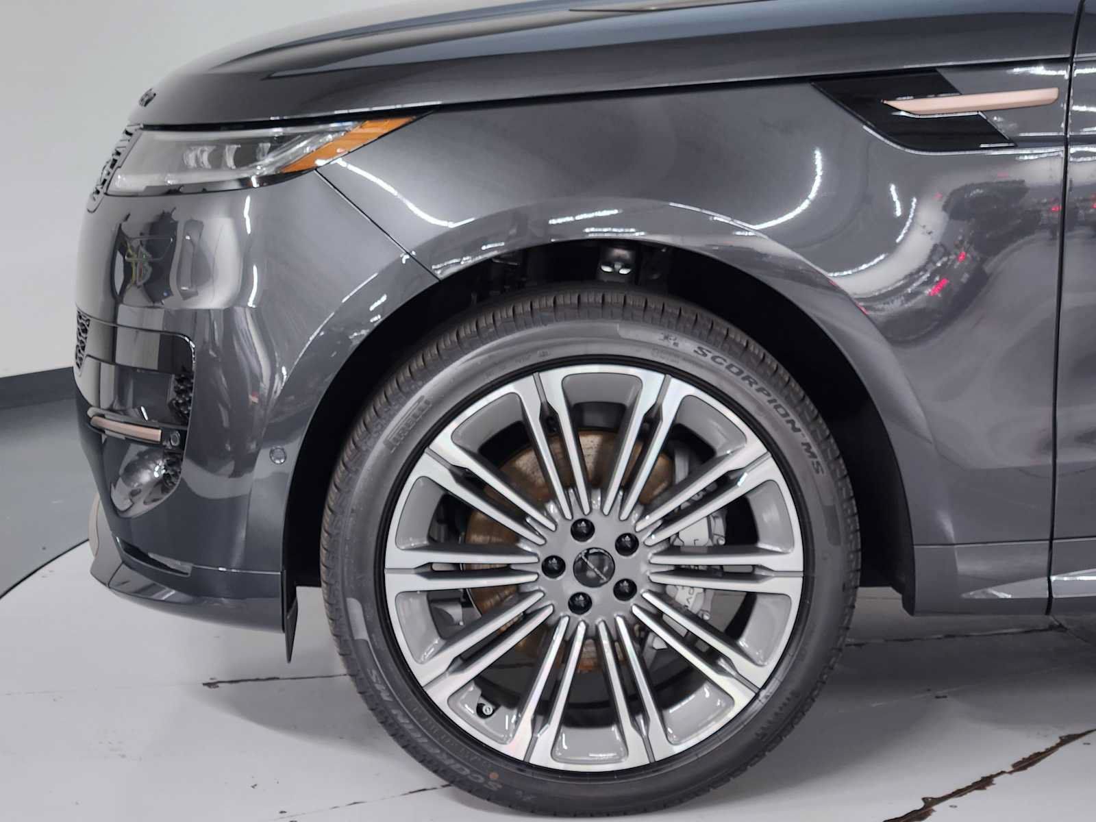 New 2026 Land Rover Range Rover Sport Dynamic SE AWD/4WD image 10