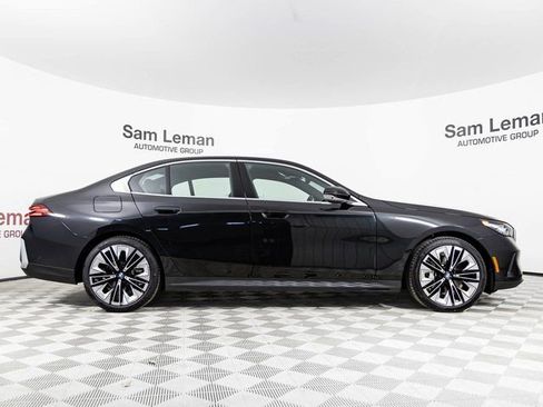 Used 2025 BMW 530i xDrive 530i xDrive w/ Premium Package image 29