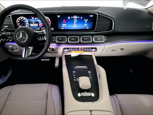 New 2026 Mercedes-Benz GLS 450 4MATIC image 8