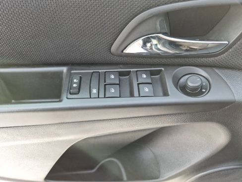 Used 2016 Chevrolet Cruze LT w/ Technology Package image 13