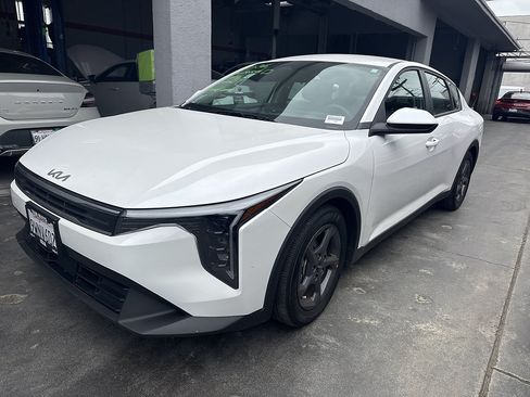 Used 2025 Kia K4 FWD image 3