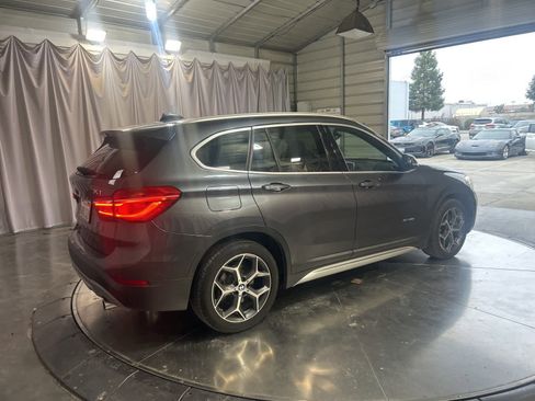 Used 2017 BMW X1 xDrive28i image 9