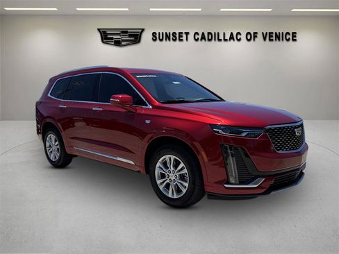 New 2025 Cadillac XT6 Luxury image 1