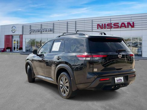 Used 2022 Nissan Pathfinder SV w/ SV Black Package FWD image 6