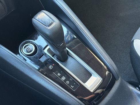 Used 2022 Nissan Versa SV image 20