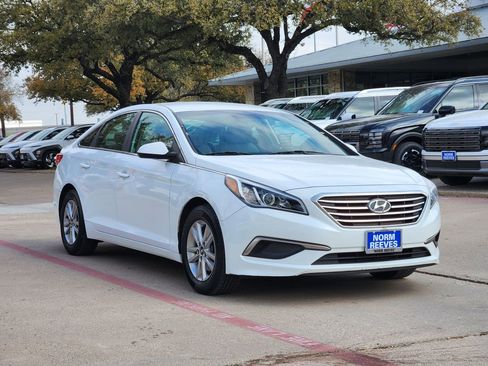 Used 2016 Hyundai Sonata SE image 3