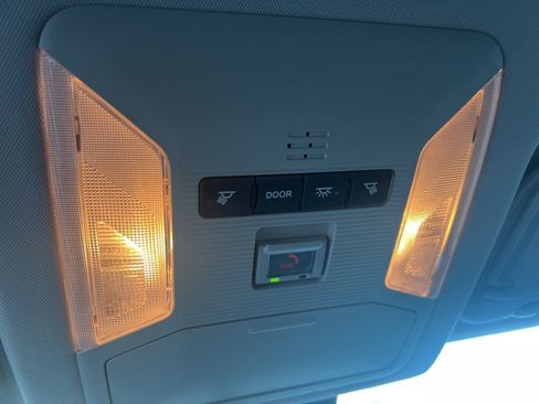 Used 2021 Toyota RAV4 XLE image 31