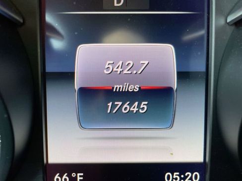 Used 2018 Mercedes-Benz GLC 300 4MATIC image 25