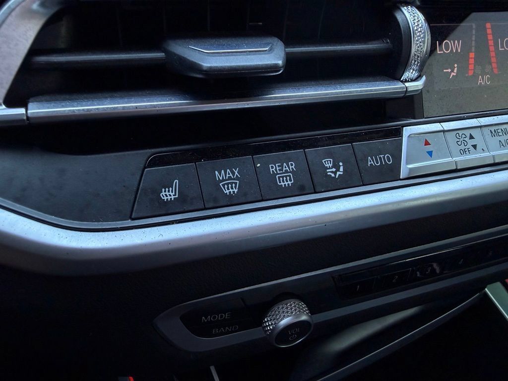 Used 2023 BMW X5 xDrive45e AWD/4WD image 19