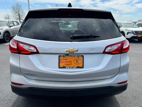 Used 2020 Chevrolet Equinox LS w/ LS Convenience Package FWD image 4