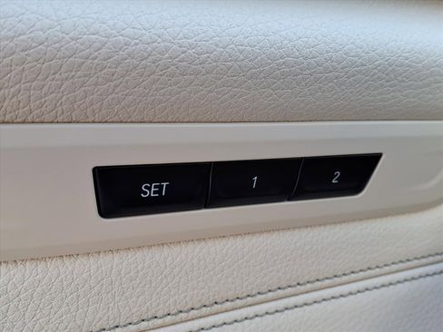 Used 2020 BMW 540i xDrive w/ Premium Package image 15