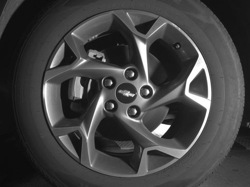 Used 2025 Chevrolet Trax LT FWD image 12
