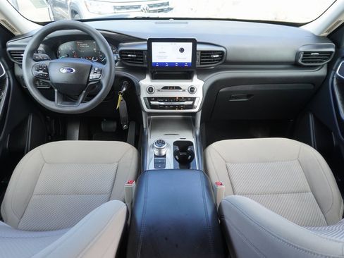 Certified 2021 Ford Explorer 2WD image 15