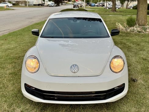 Used 2016 Volkswagen Beetle 1.8T S image 2