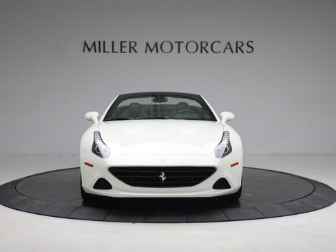 Certified 2017 Ferrari California T image 13