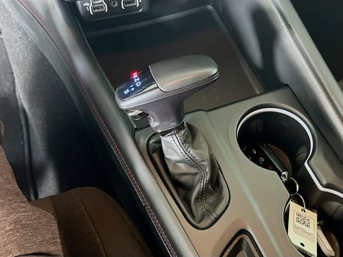 Used 2025 Dodge Durango GT image 25