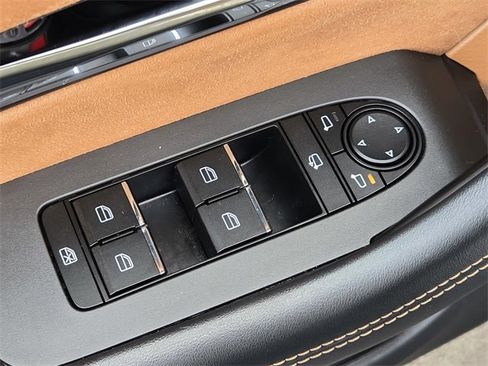 Certified 2025 MAZDA CX-70 3.3 Turbo S w/ Premium Plus image 17