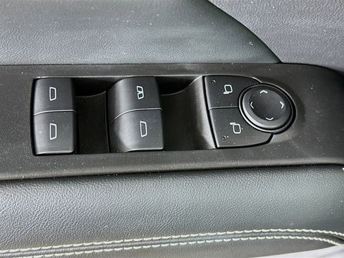 Used 2025 GMC Terrain Elevation image 15