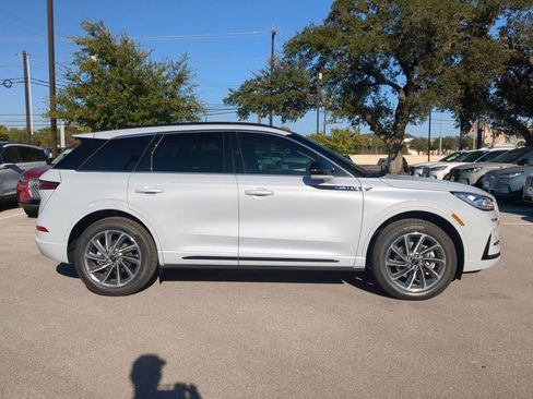 New 2026 Lincoln Corsair Grand Touring AWD/4WD image 2