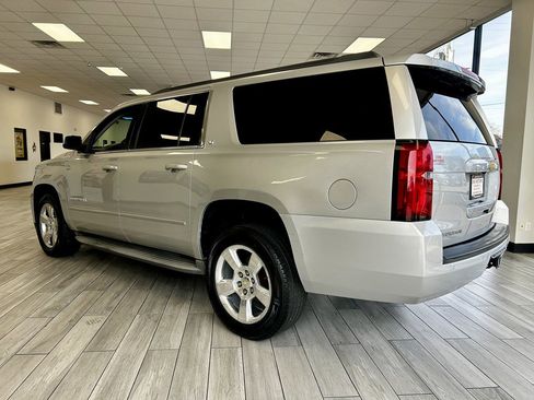 Used 2015 Chevrolet Suburban LT image 7
