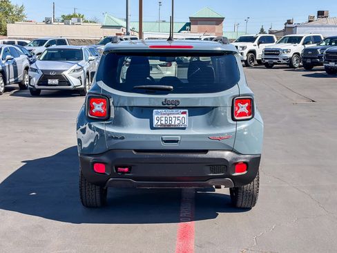 Used 2018 Jeep Renegade Trailhawk w/ Cold Weather Group II image 3