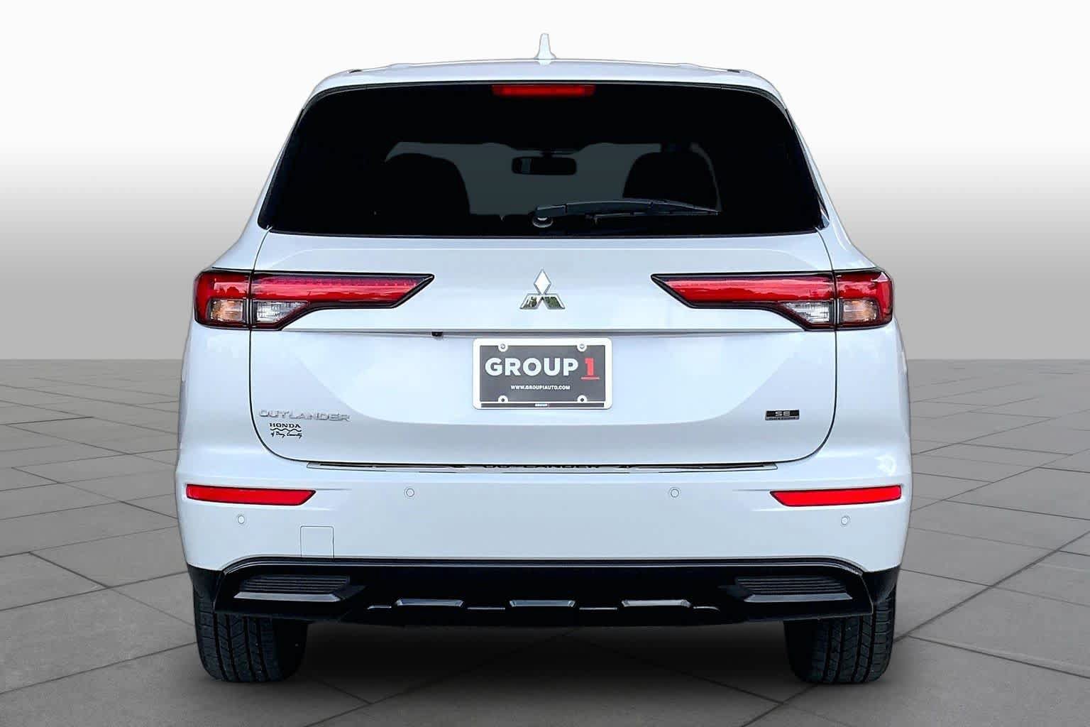 Used 2023 Mitsubishi Outlander SE Black Edition AWD/4WD image 5