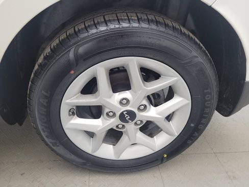 Used 2023 Kia Soul LX w/ LX Technology Package image 31