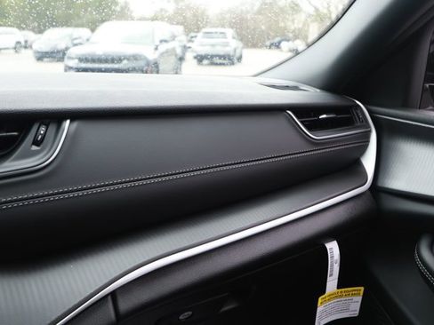 New 2025 Jeep Grand Cherokee L Altitude image 27