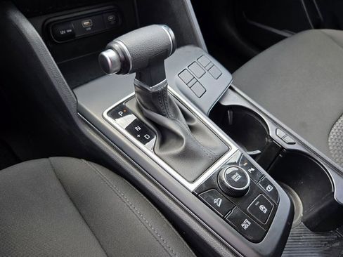 Used 2025 Kia Sportage LX FWD image 16