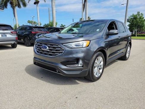 Certified 2020 Ford Edge Titanium w/ Canadian Touring Package AWD/4WD image 3