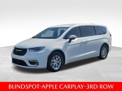 Used 2023 Chrysler Pacifica Touring-L FWD image 1