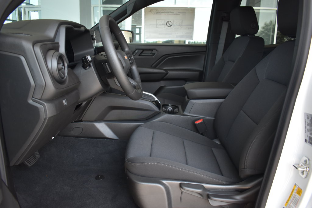 New 2026 Chevrolet Colorado W/T AWD/4WD image 4
