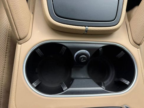 Used 2022 Porsche Cayenne AWD/4WD image 37