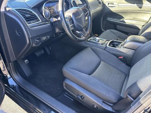 Used 2020 Chrysler 300 Touring w/ Sport Appearance Package image 11
