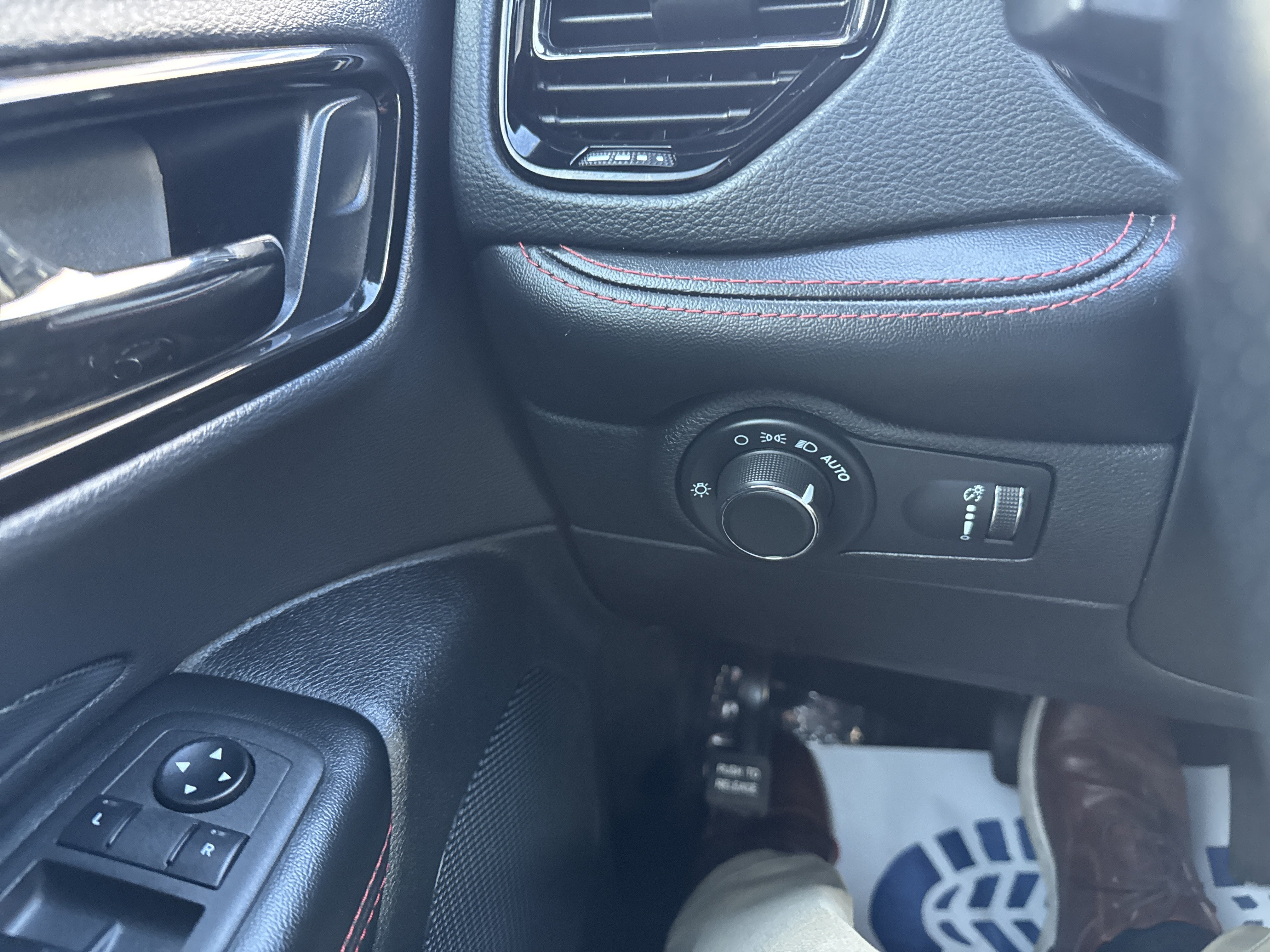 Used 2023 Dodge Durango GT RWD image 35