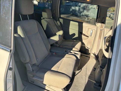Used 2012 Nissan Quest S image 19