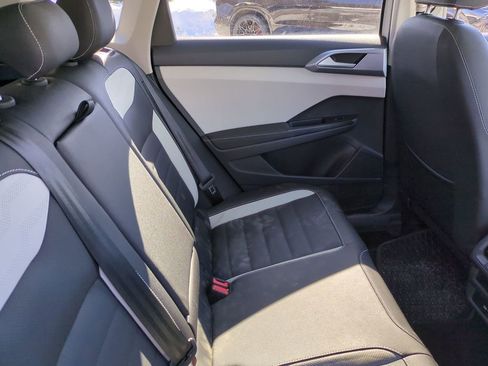 Used 2025 Volkswagen Taos SEL w/ Black Wheel Plus Package image 36