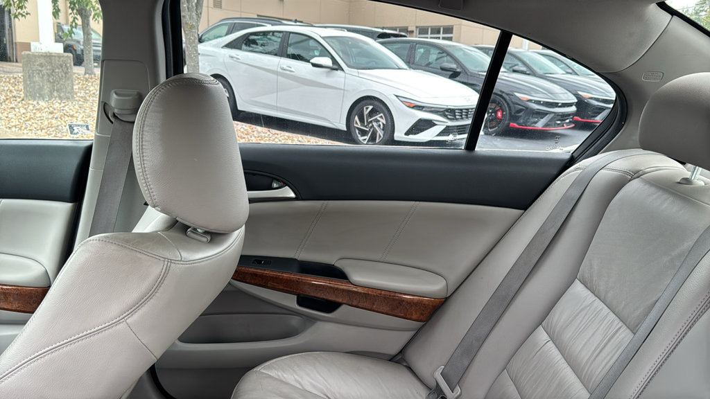 Used 2011 Honda Accord EX-L image 29