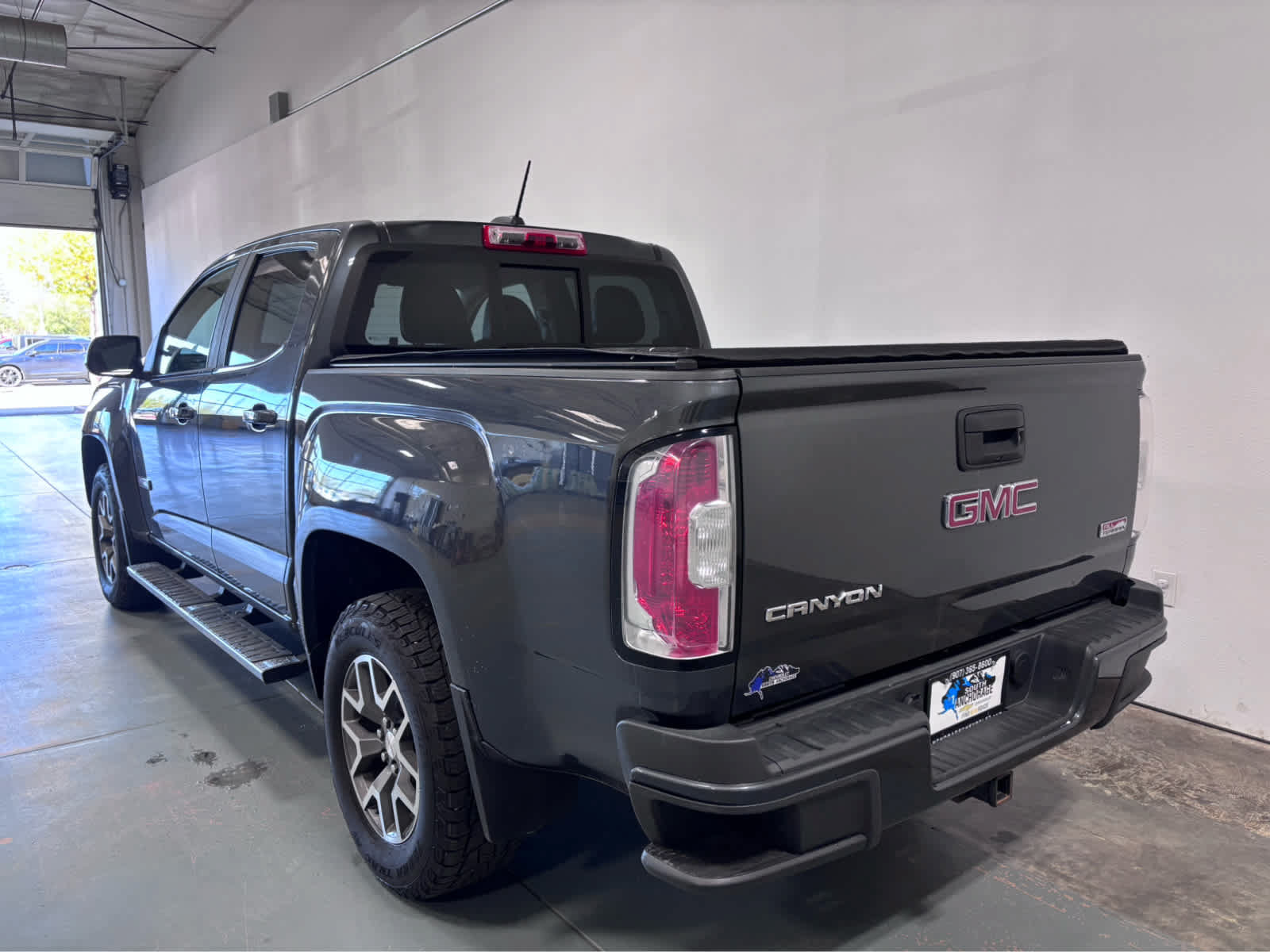 Used 2016 GMC Canyon SLE w/ All Terrain Package AWD/4WD image 3