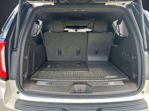 Used 2021 GMC Yukon XL Denali w/ Denali Ultimate Package RWD image 12