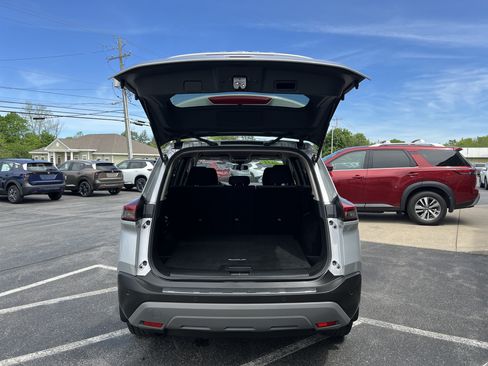Used 2021 Nissan Rogue SV AWD/4WD image 7