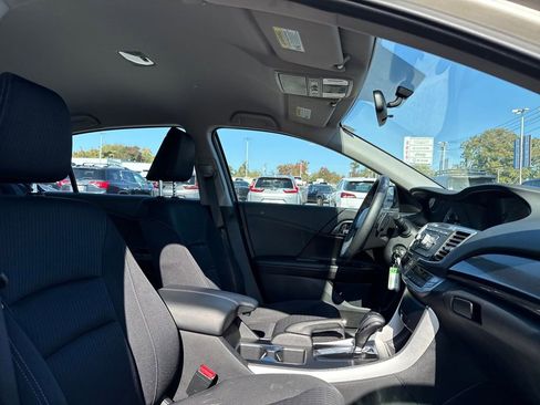 Used 2015 Honda Accord Sport image 17