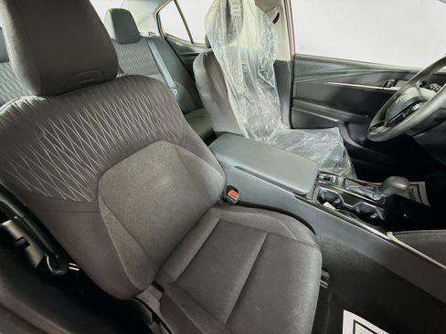 Used 2025 Toyota Camry LE image 34