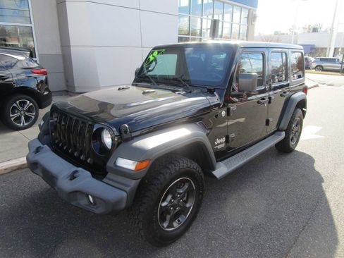 Used 2019 Jeep Wrangler Unlimited Sport S image 2