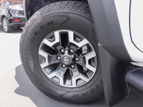 Certified 2021 Toyota Tacoma TRD Off-Road w/ Technology Package AWD/4WD image 15