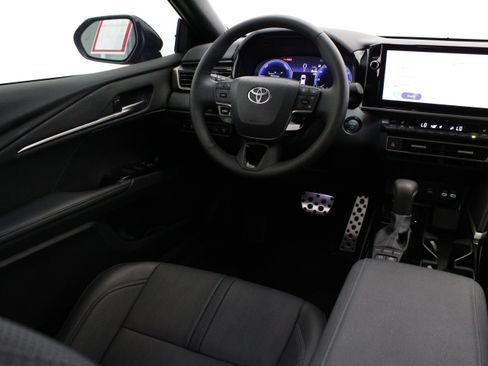 Used 2026 Toyota Camry XSE FWD image 32