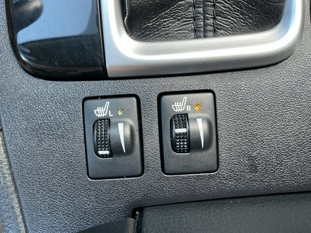 Used 2019 Toyota Highlander XLE AWD/4WD image 33
