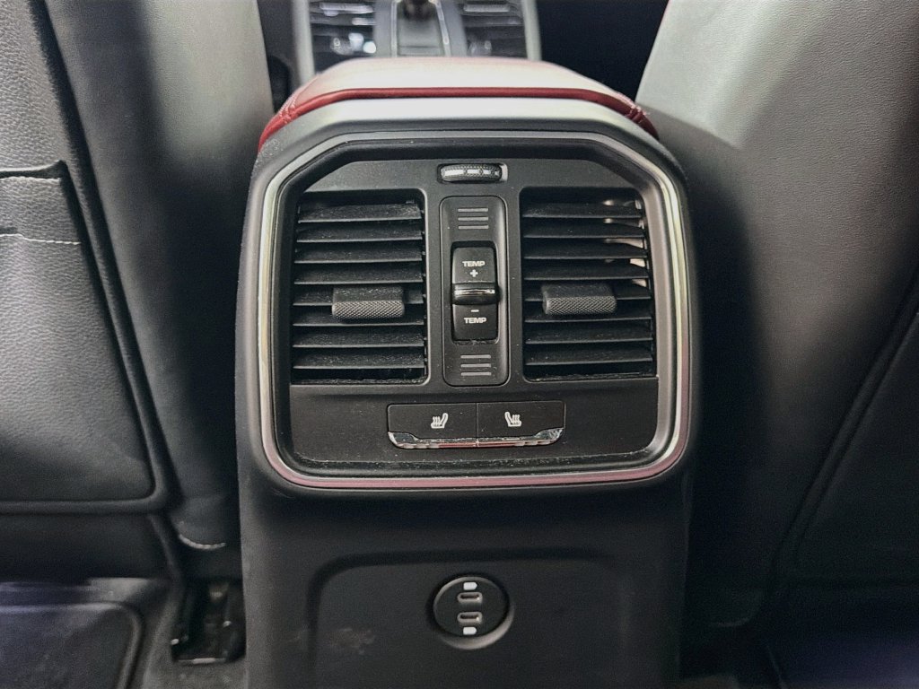 Certified 2024 Porsche Macan GTS AWD/4WD image 27
