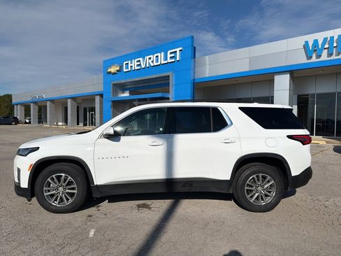 Used 2023 Chevrolet Traverse LT image 12